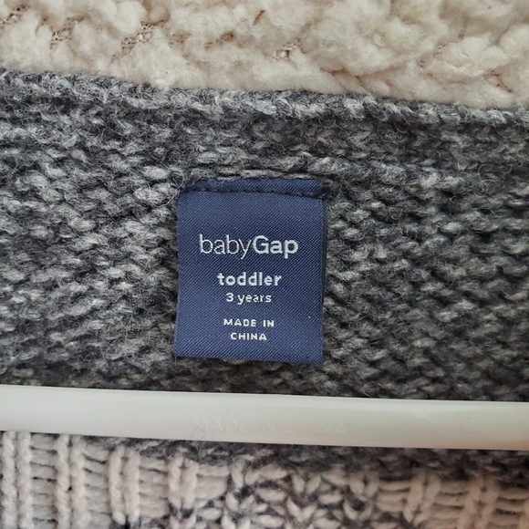 💙 BABY GAP - Grey & Red Zippered Sweater - Size 3 - Picture 3 of 4